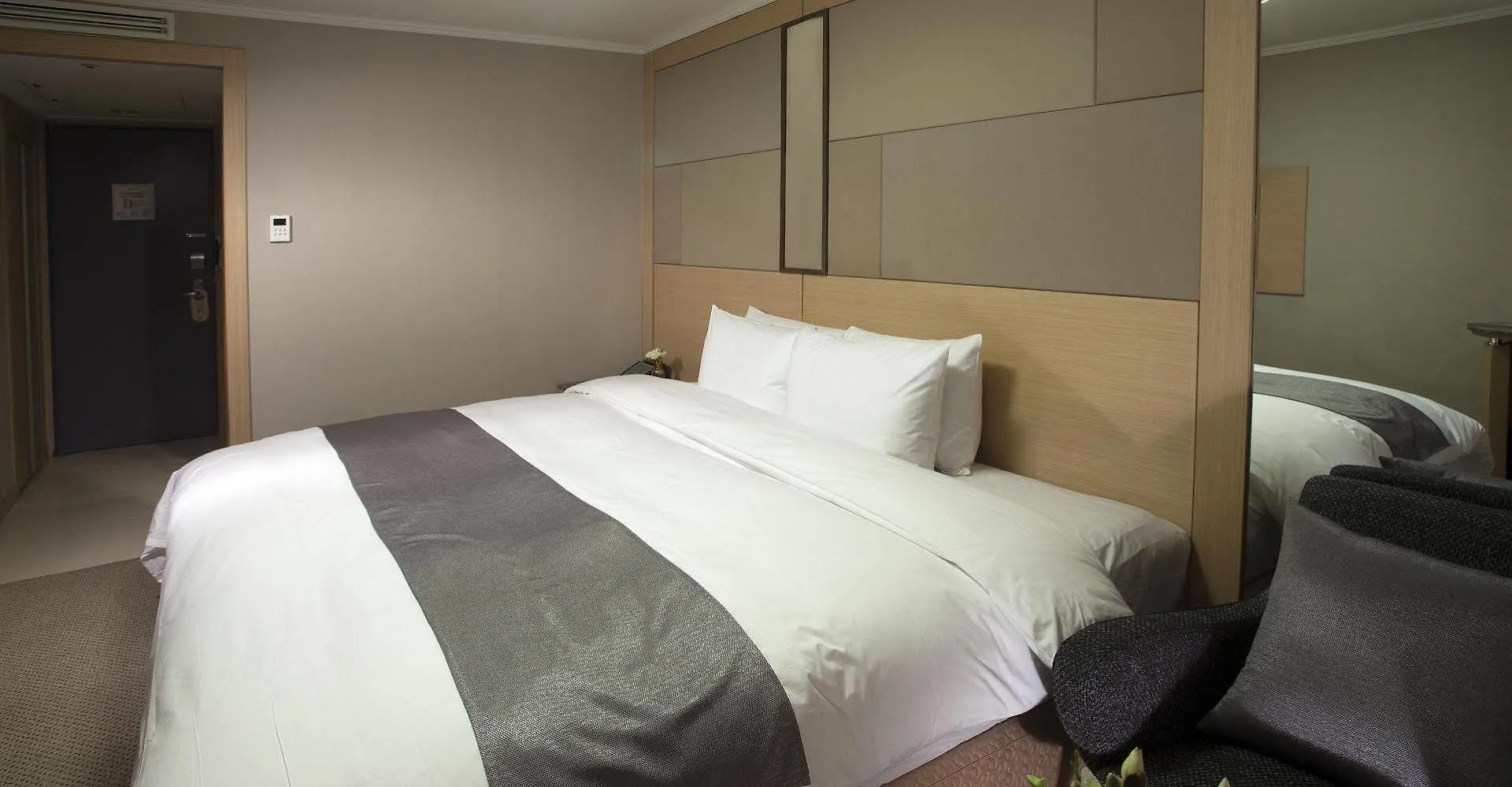 Sunshine Hotel Seoul 3*,